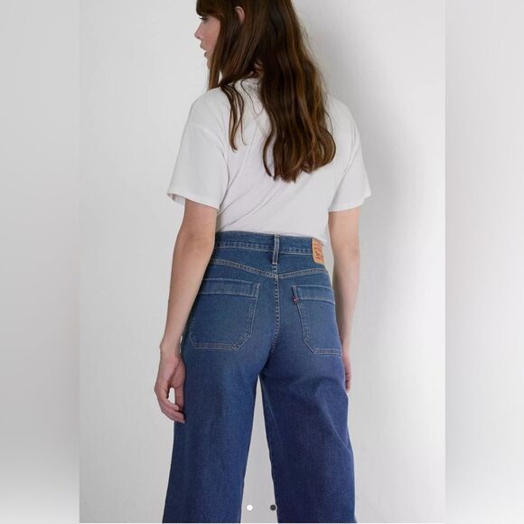 Levi’s Mile High Rise Cropped Wide Leg Med Wash Denim Jeans Button Fly Size 31 - Picture 2 of 12